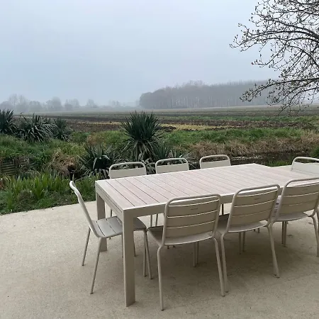 Partagee Au Coeur Du Marais Audomarois Bed & Breakfast 3*